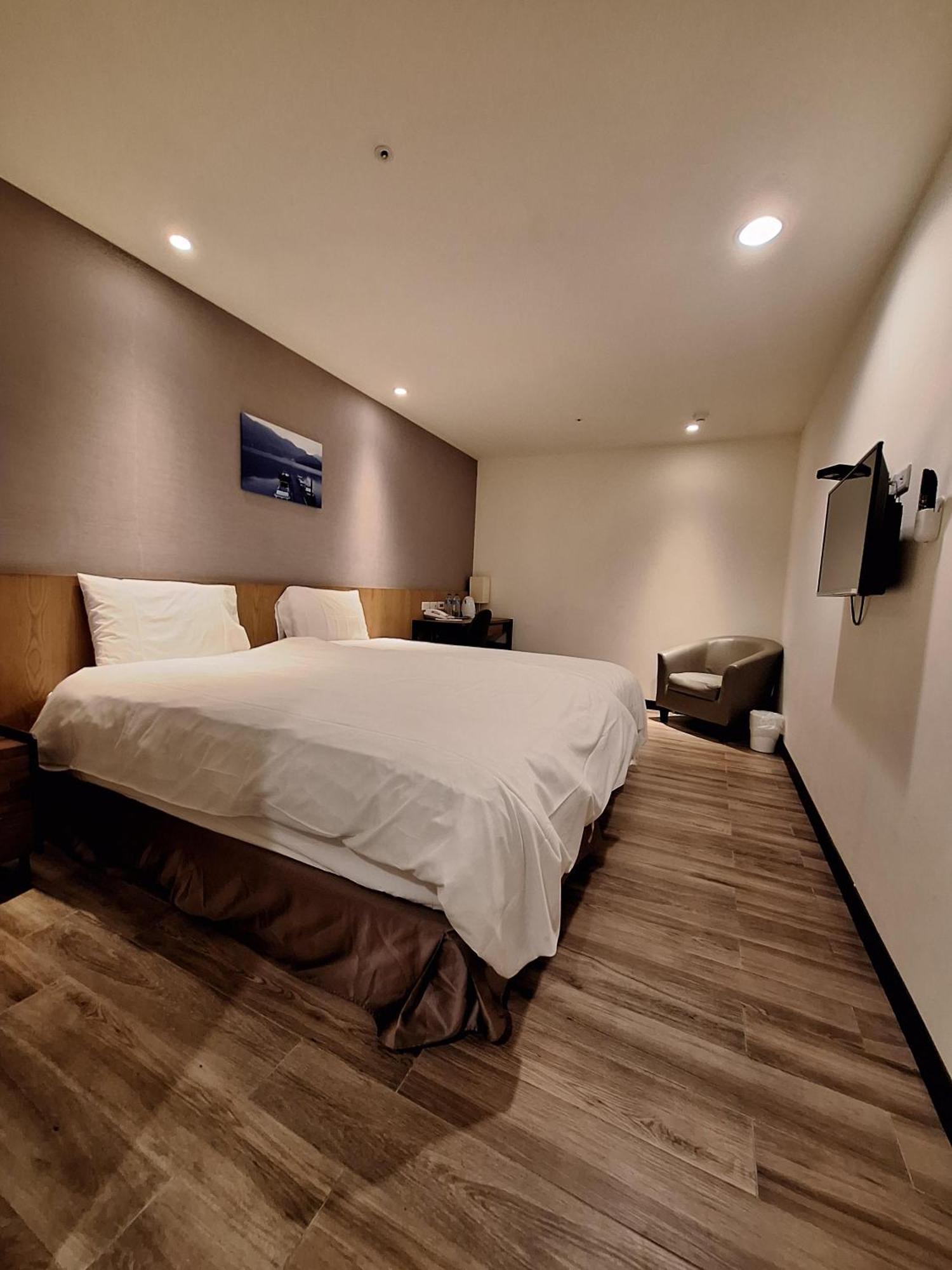 Honest & Warm Hotel Taoyuan Exterior foto