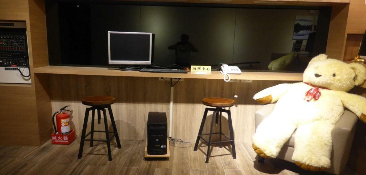 Honest & Warm Hotel Taoyuan Exterior foto